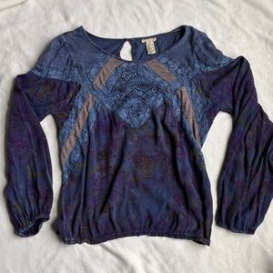Gimmicks by BKE Blue and Purple Lace Blouse